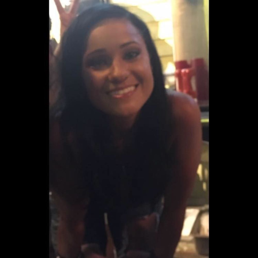 Meet your Posher, Adrienne